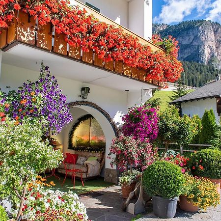 Garni Bondi Bed & Breakfast Selva di Val Gardena Dış mekan fotoğraf