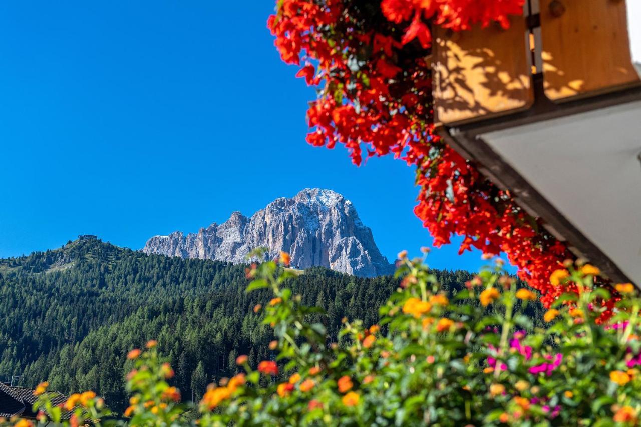 Garni Bondi Bed & Breakfast Selva di Val Gardena Dış mekan fotoğraf