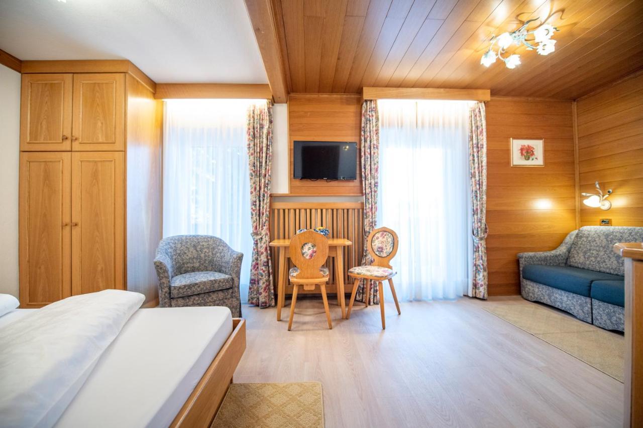 Garni Bondi Bed & Breakfast Selva di Val Gardena Dış mekan fotoğraf